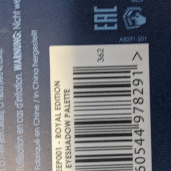 MAKEUP LOT - Picture 10 of 10